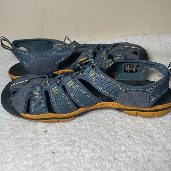 Keen Sandals Size 11.5 main image 10